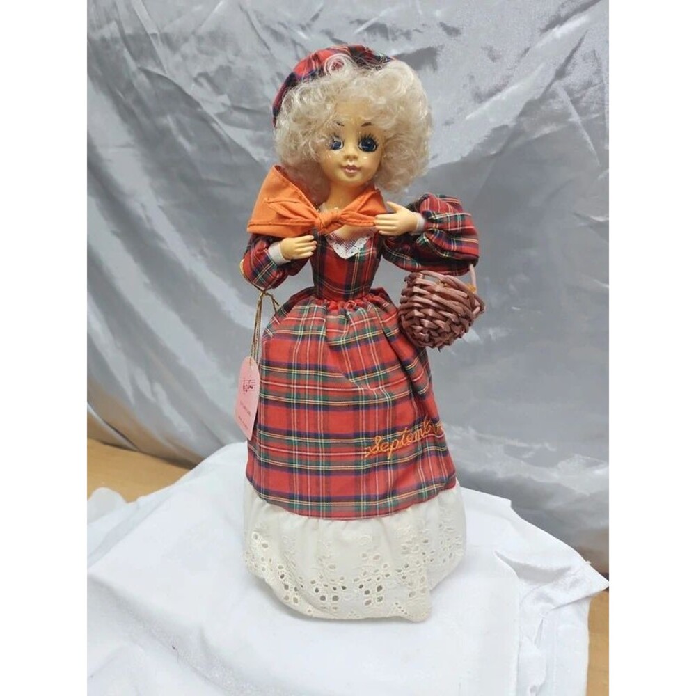 musical calendar doll by brinn September plays Septembers song